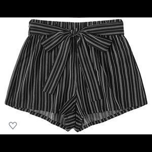Back striped shorts